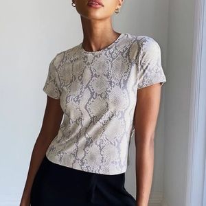 Python Aritzia Babaton Everyday T-Shirt